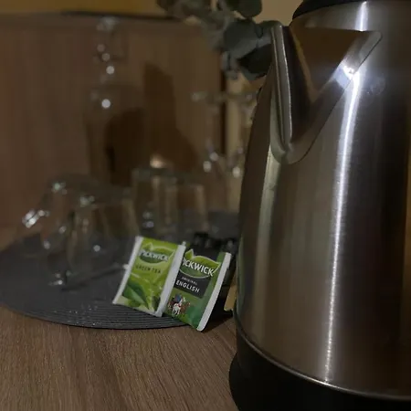 Coin Hotel *